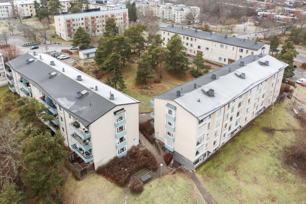 Tango advises on the sale of two residential properties in Bredäng and Sätra